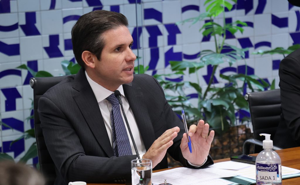 Câmara cita risco de ‘convulsão parlamentar’ e pede que STF adie anulação do mandato de 7 deputados