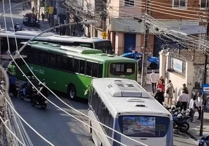 Criminosos sequestram cinco ônibus na zona norte do Rio de Janeiro