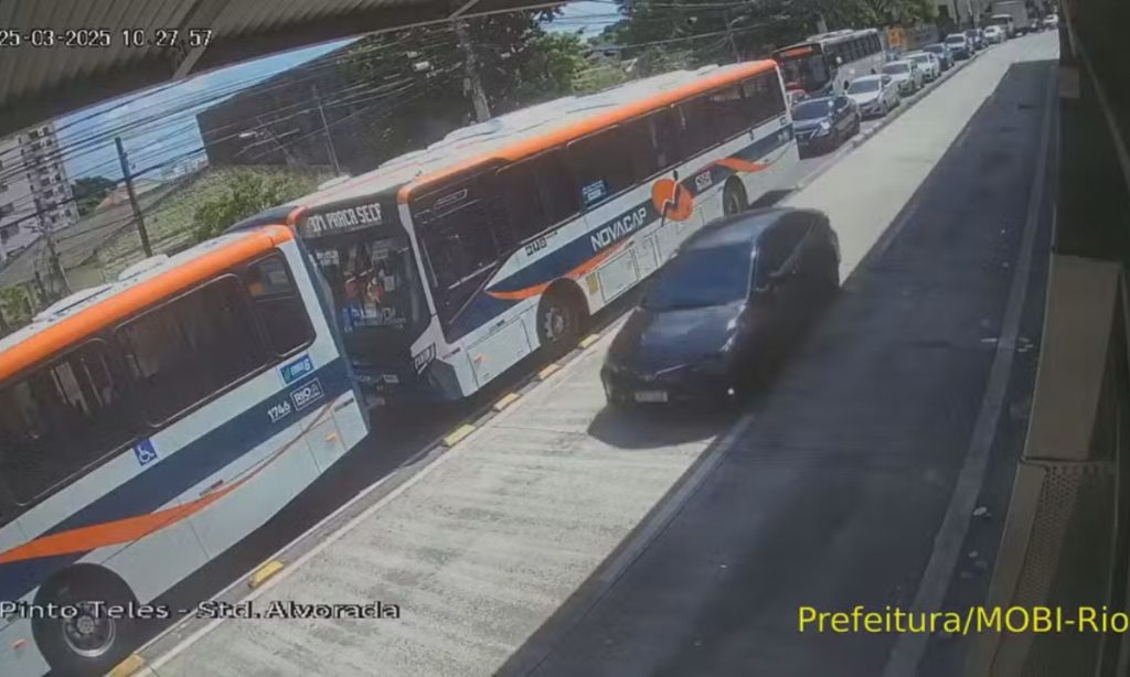 Estudante morre após ser atropelada por carro oficial do governo do Rio