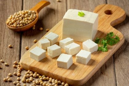 11 alimentos ricos em cálcio para incluir na dieta