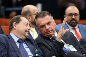 A avaliação de Gonet sobre 2 crimes de Bolsonaro que podem esquentar o debate no STF