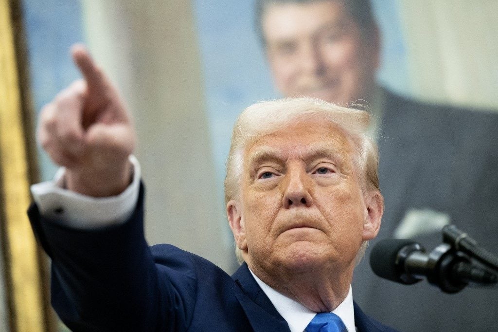 A nova ameaça de Trump à China em meio ao caos no mercado global