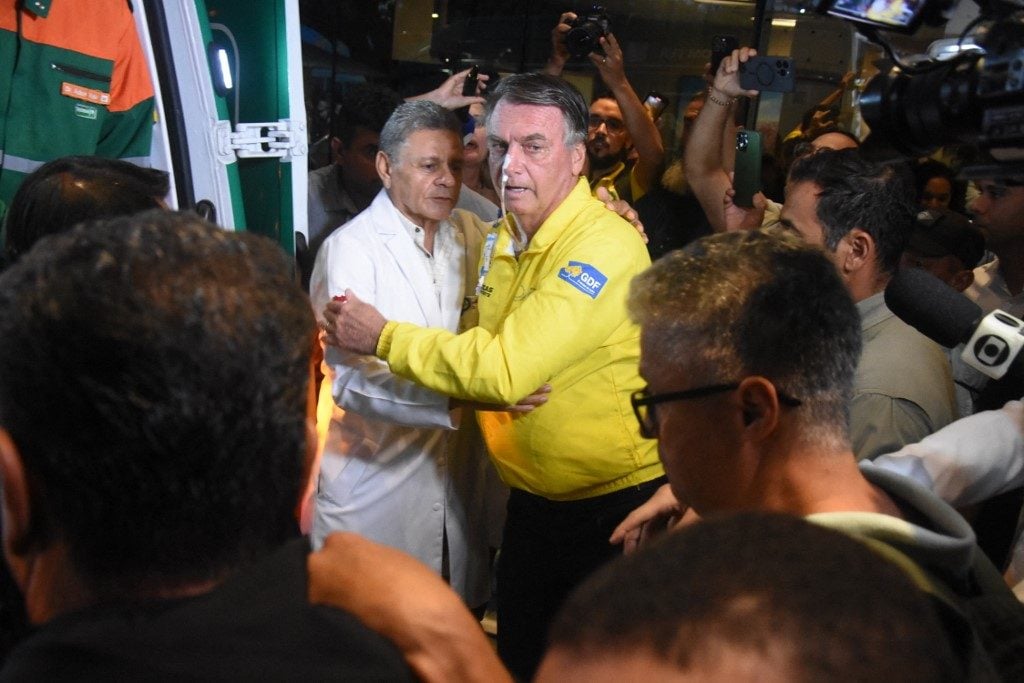 Bolsonaro segue na UTI e sem previsão de alta, diz novo boletim