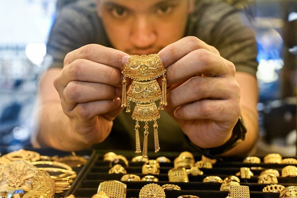 Ouro tem cotação recorde e supera 3,5 mil dólares