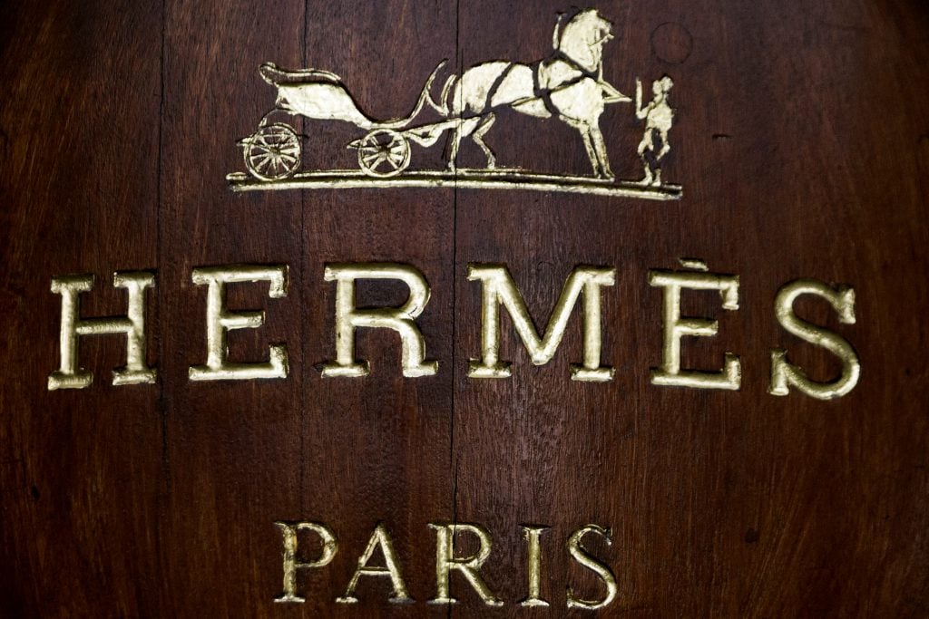 Hermès se torna marca mais valiosa do mercado de luxo, ultrapassando o grupo LVMH