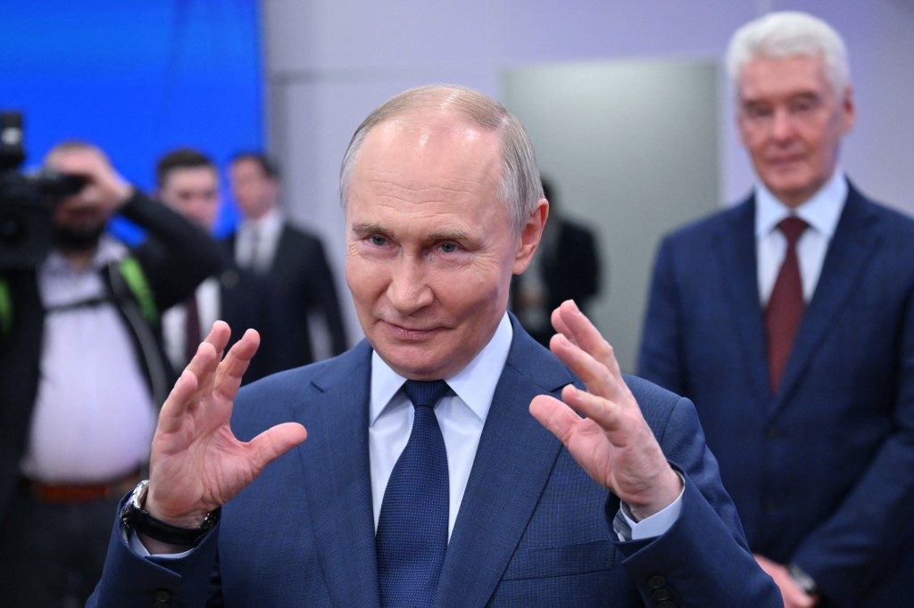 O aceno de Putin a Musk em evento com universitários na Rússia