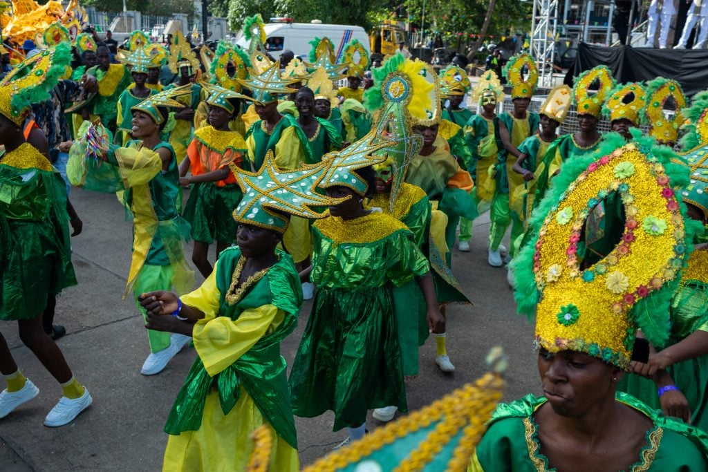 Carnaval afro-brasileiro celebra laços culturais na Nigéria