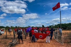 'Abril Vermelho': MST realiza dezenas de ocupações e bolsonarismo pressiona o governo