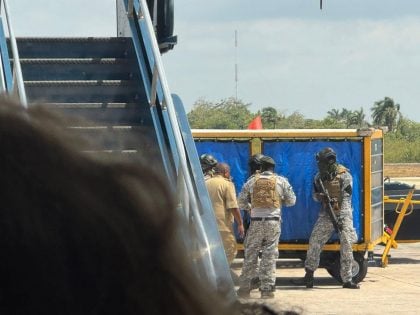 Cidadão dos EUA sequestra avião em Belize e é morto por passageiro