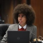 CCJ da Assembleia do Paraná aprova suspensão de prerrogativas de Renato Freitas
