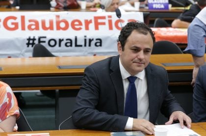 Sob risco de cassação, Glauber anuncia greve de fome e acampamento no Congresso