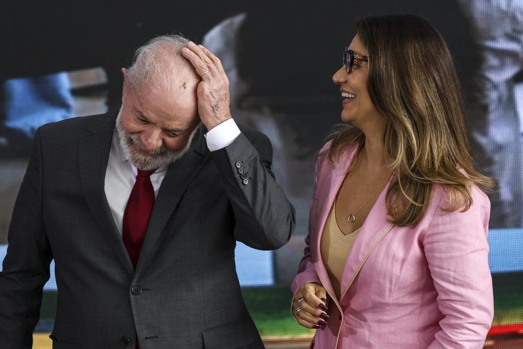 A nova norma da AGU sobre o papel de Janja e futuros cônjuges de presidentes em viagens