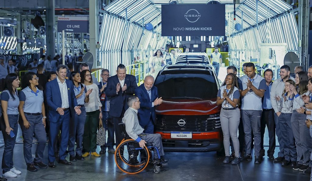 Com Lula, Nissan inicia a produção de novo modelo Kicks no Rio
