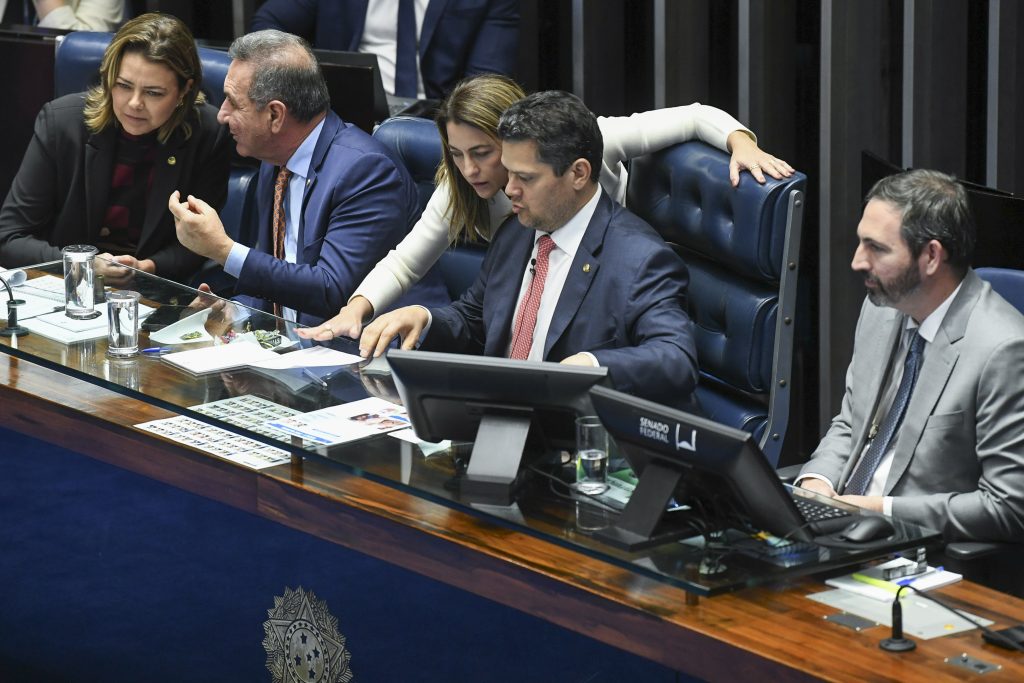 Após prisão de depoente por falso testemunho, Senado prorroga CPI das Bets