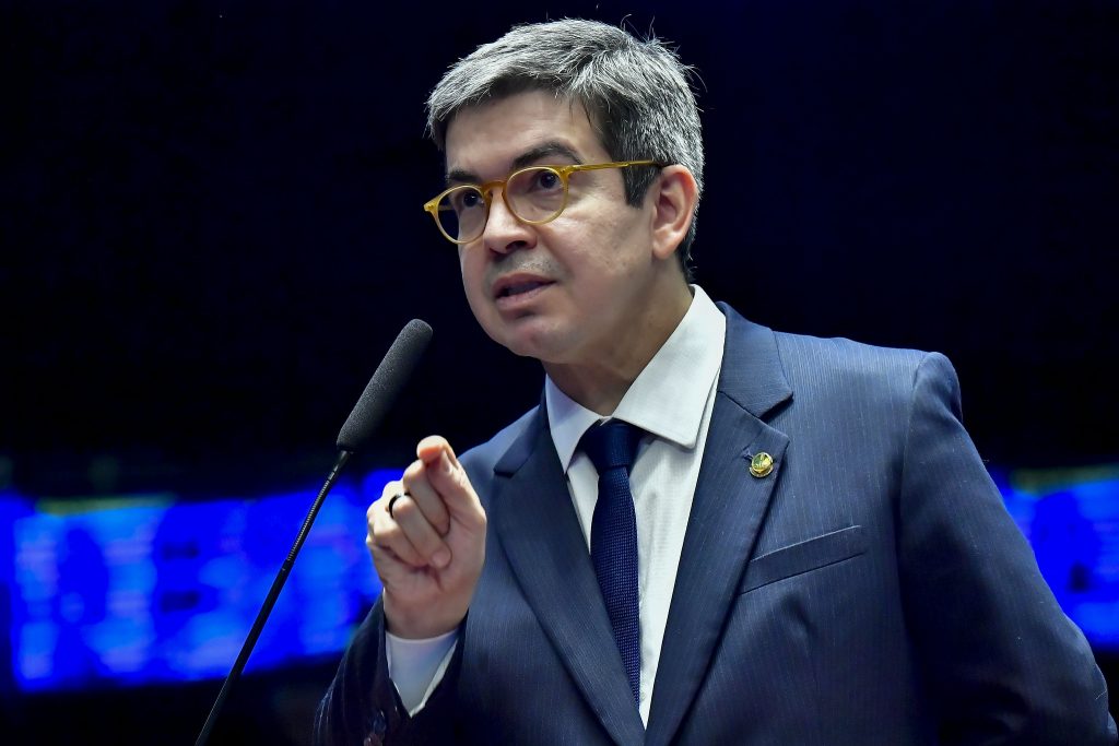 Líder do governo diz que Senado pode analisar redução de penas do 8 de Janeiro