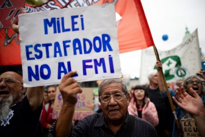 Argentina vive a 3ª greve geral contra ajuste fiscal de Milei