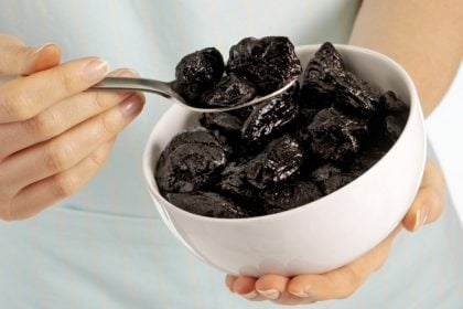 10 benefícios da ameixa seca para a saúde e como consumi-la