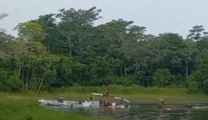 Queda de helicóptero da Marinha colombiana deixa um militar morto