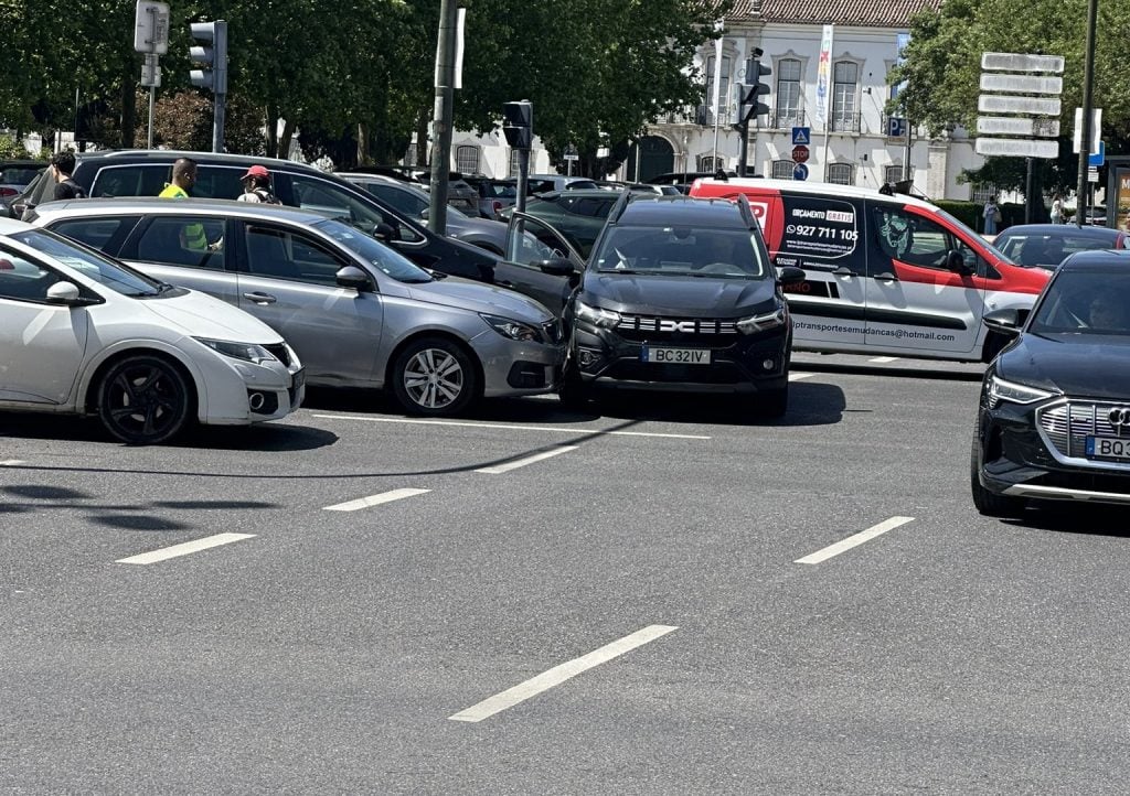 Caos na Europa: o que se sabe sobre o apagão que atinge Portugal, Espanha e outras partes do continente