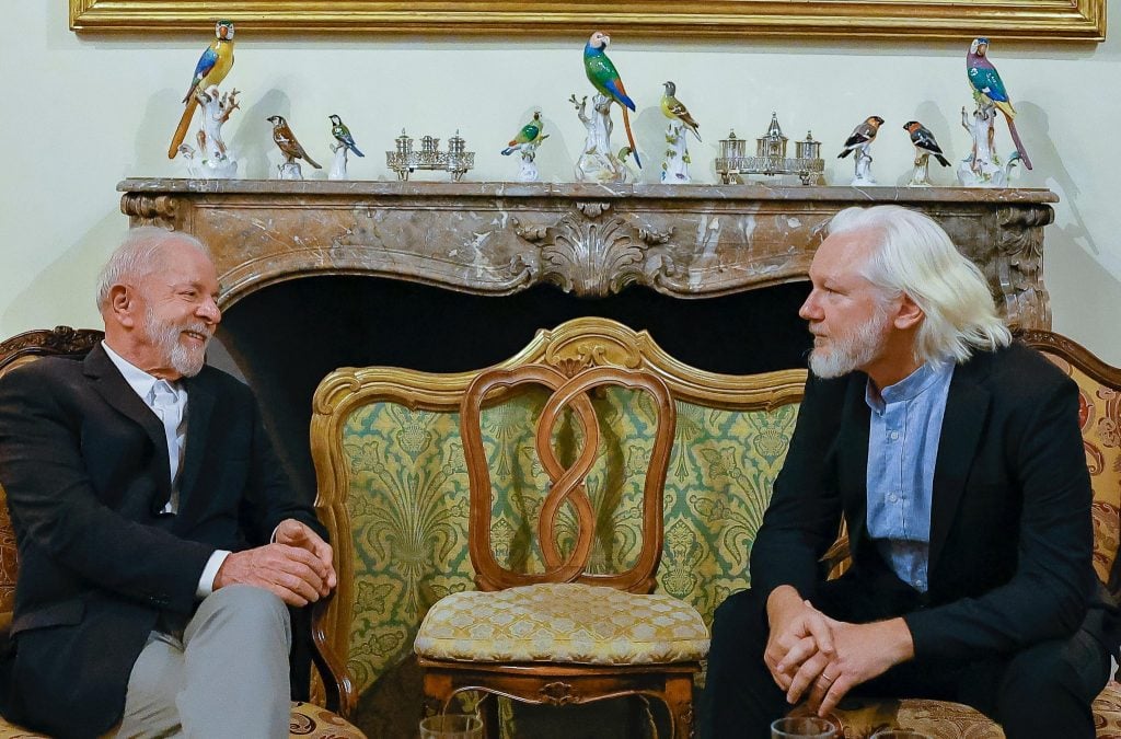 Lula se reúne em Roma com Julian Assange, fundador do WikiLeaks