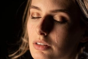 6 reações fisiológicas do corpo quando choramos