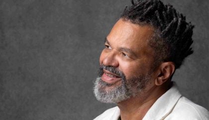 Em novo álbum, Marquinhos de Oswaldo Cruz resgata o samba tradicional sem soar ultrapassado