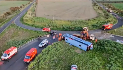 Ônibus tomba e deixa 11 mortos em Minas Gerais