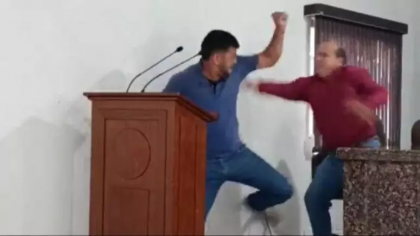 Vereadores trocam socos em MT e sessão é suspensa; assista ao vídeo