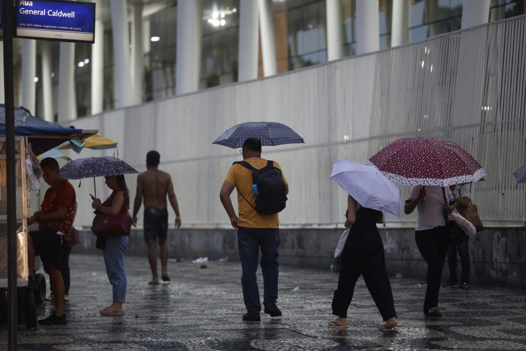 Sudeste tem alto risco de chuvas fortes com inundações nesta sexta, alerta Cemaden