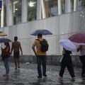 Alertas de temporais e calor intenso marcam a semana nas capitais brasileiras