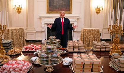 Poder e mesa na guerra comercial
