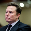 Pai de Elon Musk cometeu abuso sexual infantil, diz investigação do NYT