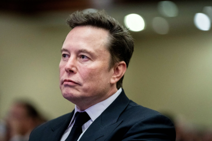Pai de Elon Musk cometeu abuso sexual infantil, diz investigação do NYT