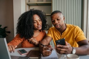 Veja 8 dicas práticas para guardar dinheiro e manter suas finanças sob controle