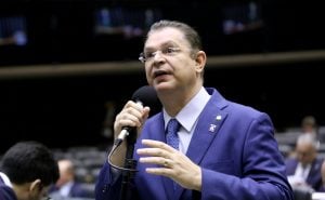 Líder do PL protocola no processo errado pedido para visitar Bolsonaro