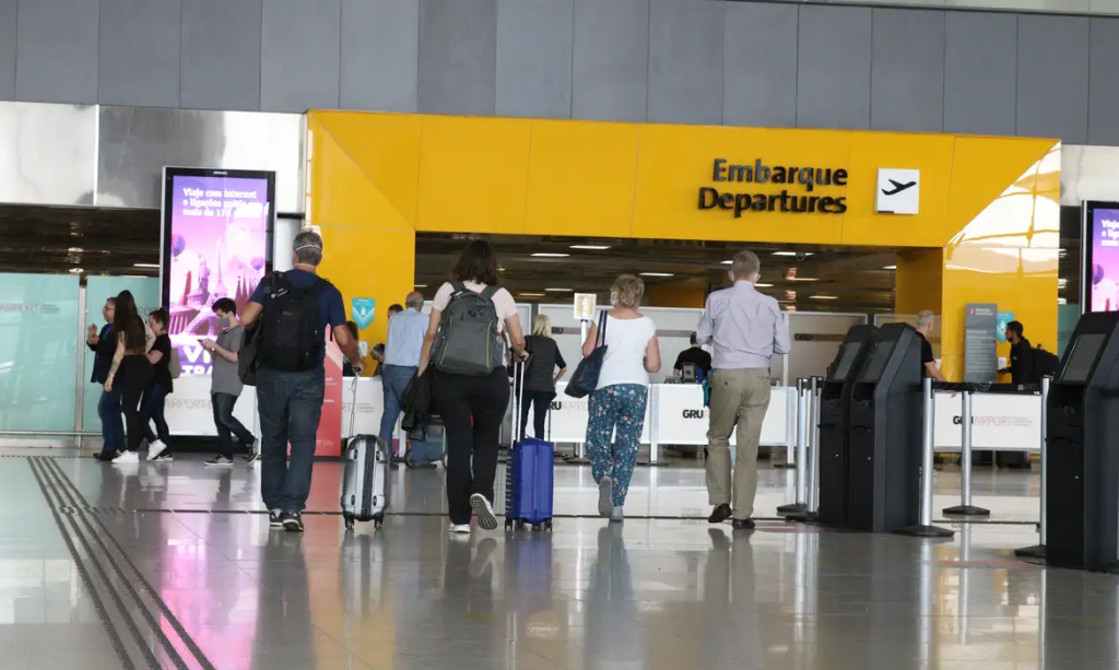 Deputadas denunciam racismo em revista no aeroporto de Guarulhos