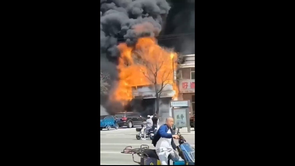 Incêndio em restaurante na China deixa 22 mortos