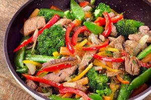 5 receitas ricas em proteínas magras para o almoço