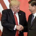 Retomada da guerra comercial: China reage às tarifas de 100% anunciadas por Trump