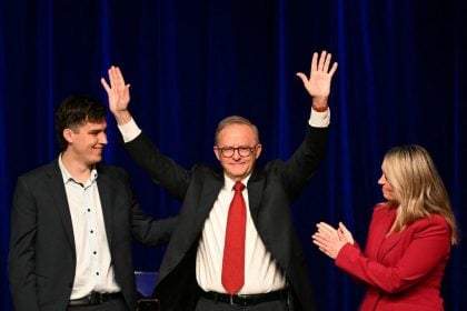 Austrália: esquerda reelege premiê em meio a onda anti-Trump