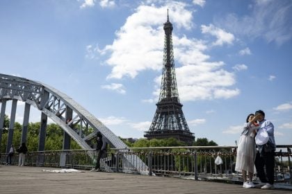 ‘Ser francês é algo que se merece’: nova circular endurece critérios para naturalização de estrangeiros na França