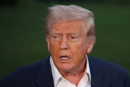 Juiz federal ordena a entrada de 12 mil refugiados nos EUA, medida que Trump tentou bloquear