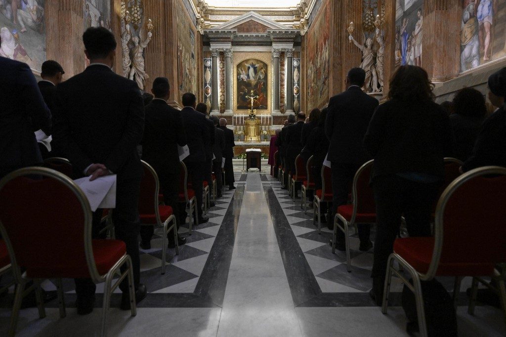Cardeais iniciam isolamento no Vaticano para o conclave