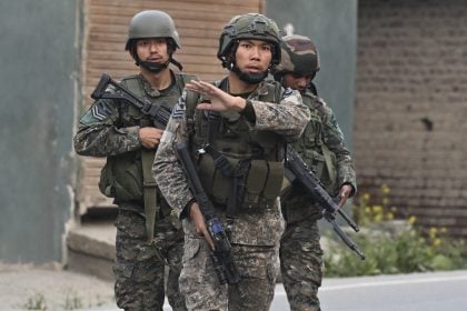 Conflito entre Índia e Paquistão deixa 38 mortos