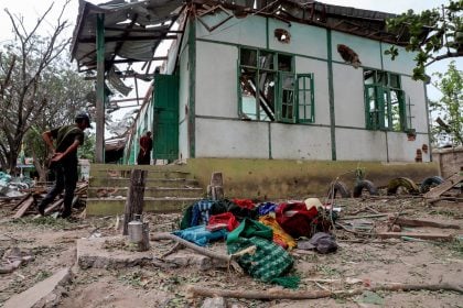 Bombardeio do regime militar em Mianmar mata 22 pessoas em escola, segundo testemunhas