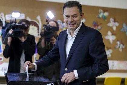 Conservador Luis Montenegro é reeleito primeiro-ministro de Portugal