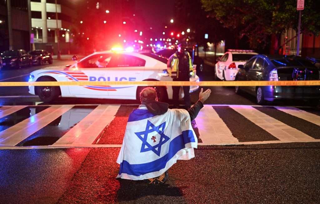 Atirador mata 2 funcionários da embaixada de Israel nos EUA