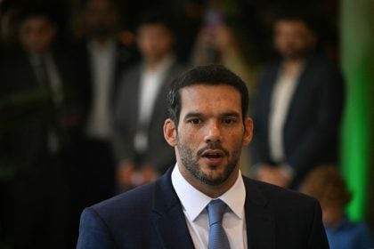 Chegada de Xaud ao comando da CBF encerra rumores sobre camisa vermelha da Seleção