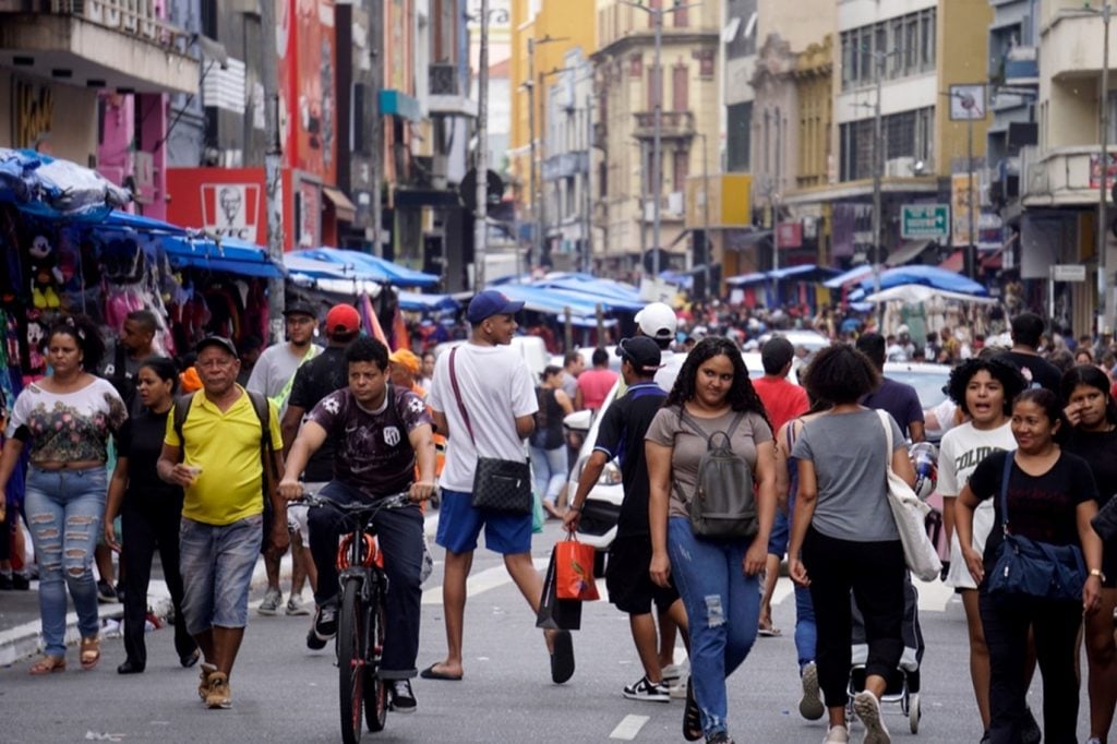 IBGE: Expectativa de vida do brasileiro sobe para 76,6 anos