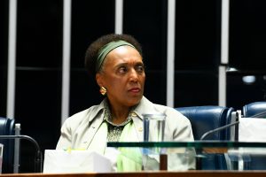 AGU pede à PF investigação urgente de caso de racismo contra ministra do TSE